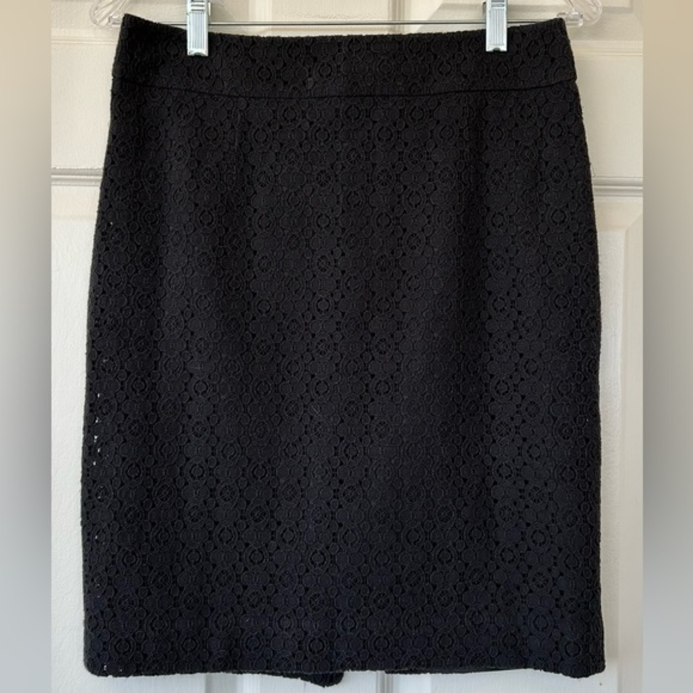 Banana Republic Eyelet Style Pencil Skirt Lined Size 4